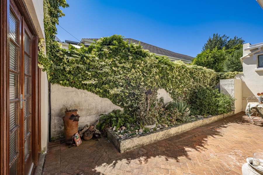 4 Bedroom Property for Sale in Summerstrand Eastern Cape